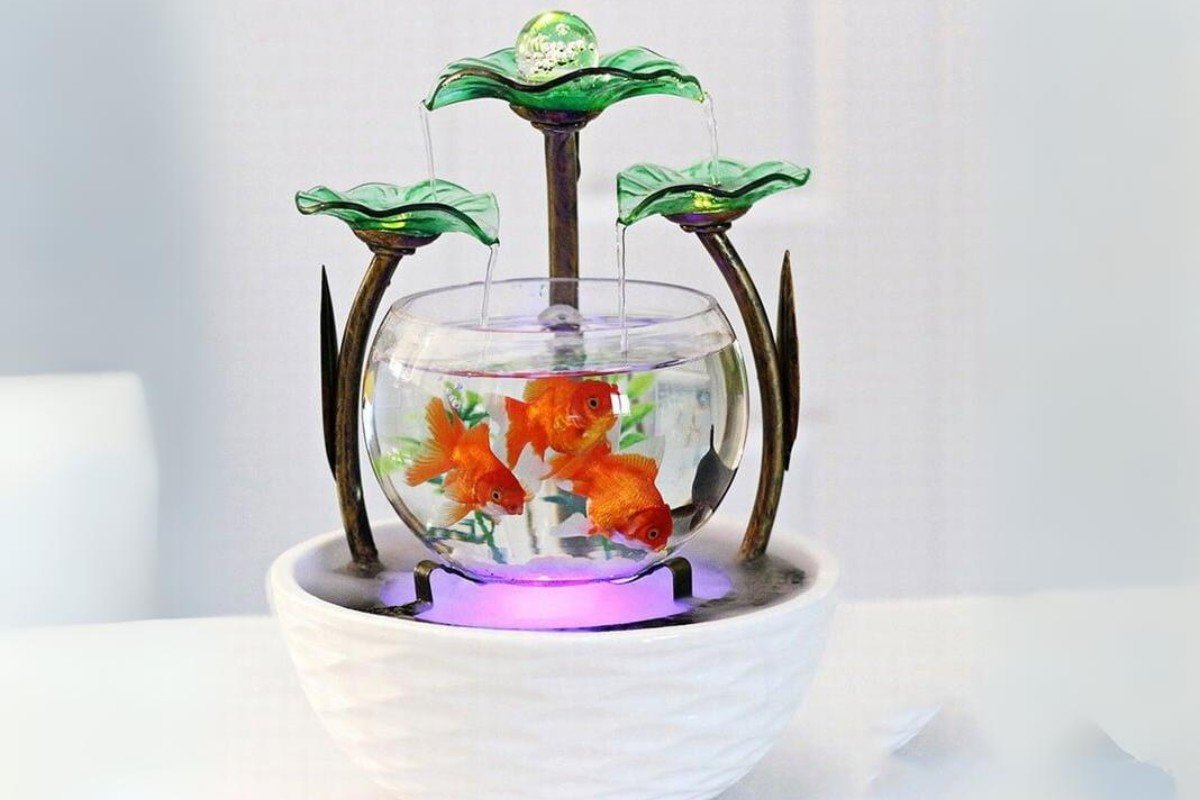 Bể cá mini có thác nước để bàn làm việc