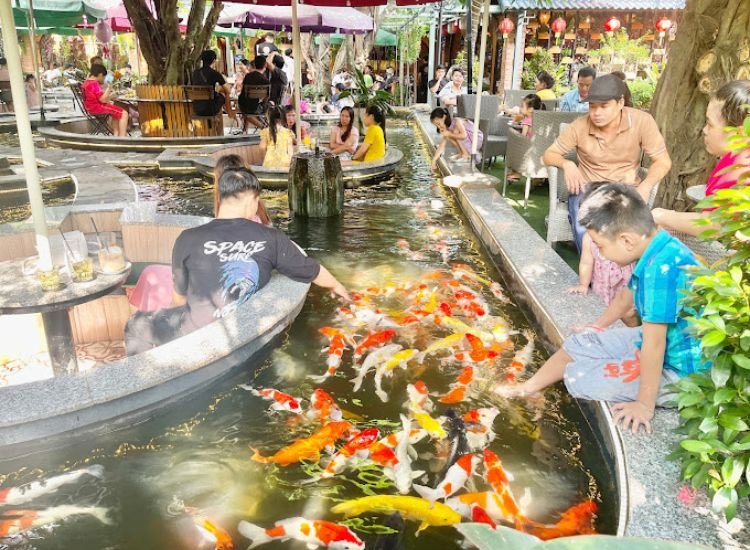 Đảo Koi Coffee Garden - Quán cafe cá Koi nổi tiếng ở Bình Tân