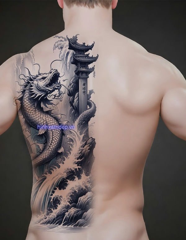 Hình xăm cá chép lớn che kín nửa lưng, mang ý nghĩa may mắn