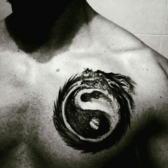 Hình xăm con Rồng cuộn tròn tạo thành biểu tượng Âm Dương độc đáo