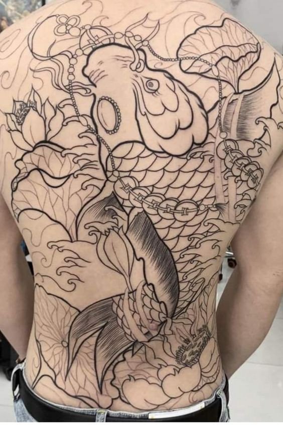 Khung hình xăm Cá chép hoa sen phủ kín lưng