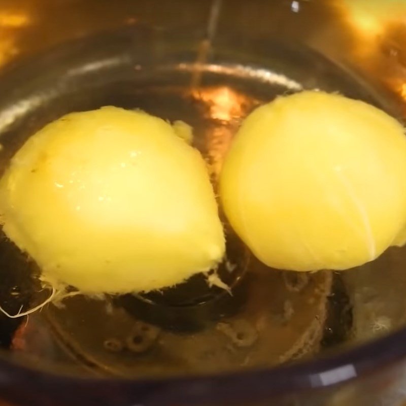 Nước cốt quả dọc đã sẵn sàng để tạo vị chua cho món canh