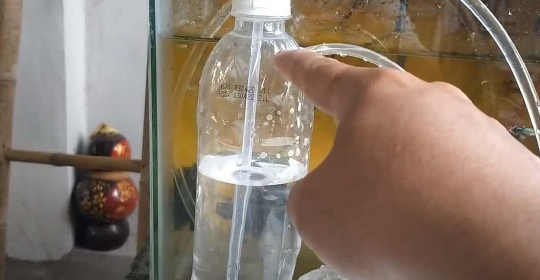 Quy trình đẩy nước trong hệ thống bơm nước hồ cá không cần điện