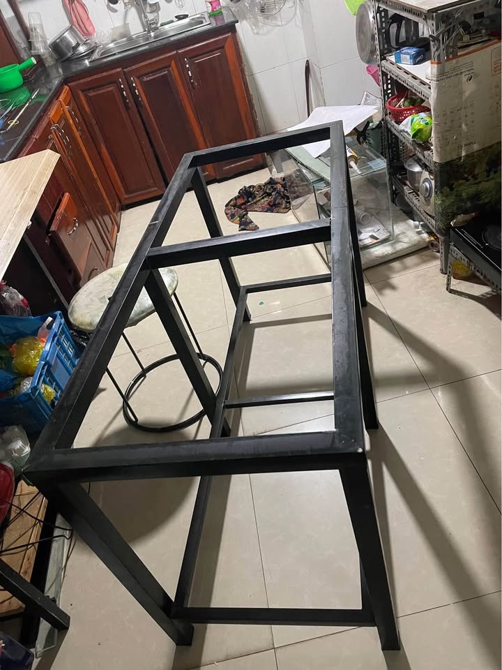 Chân hồ cá 1m2 khung sắt chắc chắn cho bể cá