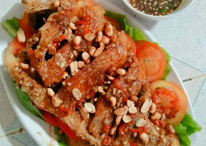 Cá Bã Trầu Chiên Mắm Tỏi