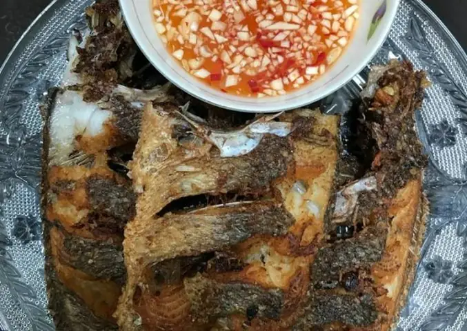 Cá Bã Trầu Chiên Mắm Tỏi