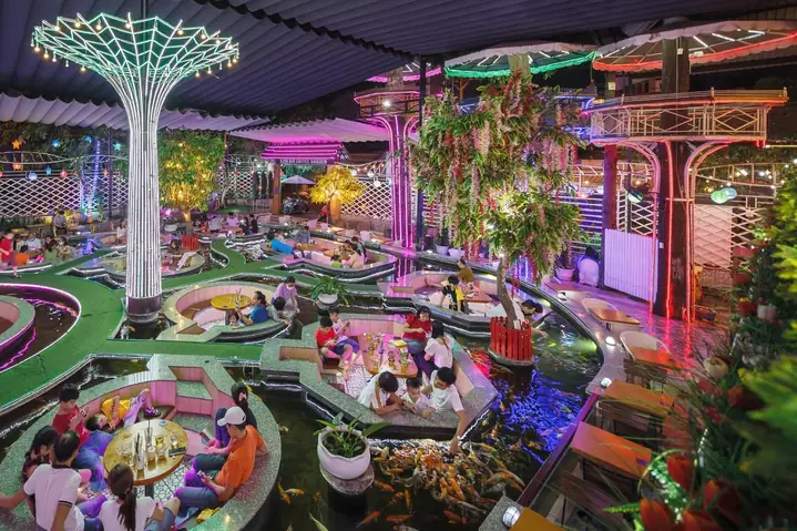 King Koi Coffee Garden - Quán Cafe Cá Koi Ở Quận Tân Phú
