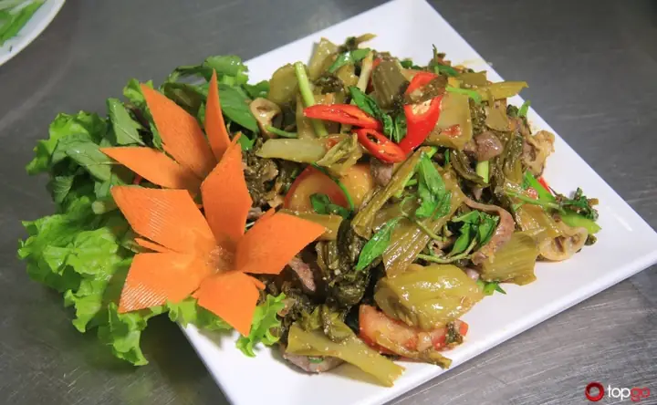 Lòng Cá Lăng Xào Dưa – Món Đưa Cơm Dân Dã