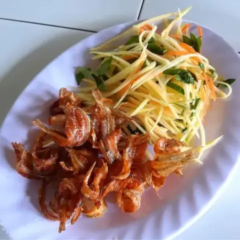 Gỏi Xoài Xanh Khô Cá Kìm
