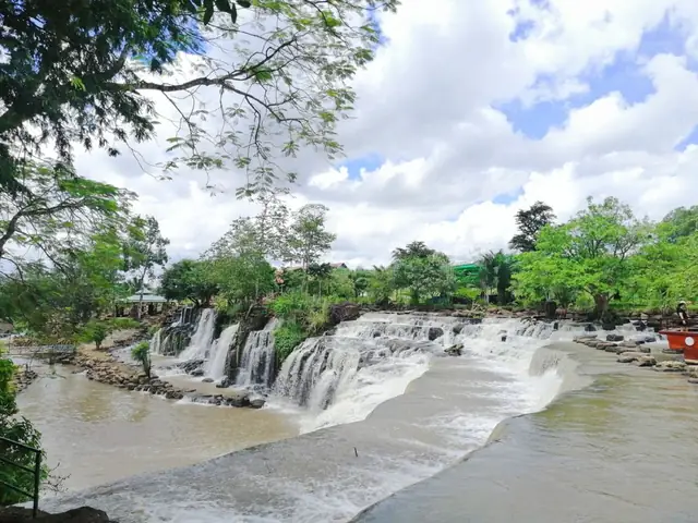 Nếu Có Dịp Đến Với Thác Đá Hàn, Du Khách Có Thể Đặt Cá Lòng Tong Kho Tiêu Chính Là Một Món Ăn Dân Dã Mang Đậm Bản Sắc Ẩm Thực Của Mảnh Đất Nơi Đây.