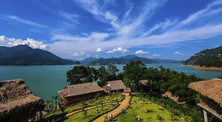 Du Lịch Hòa Bình Nên Đi Đâu: Cẩm Nang Khám Phá Xứ Mường Hoang Sơ