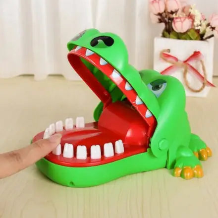 Cá Sấu Bấm Răng