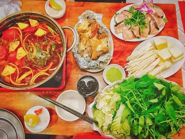 Quán Lẩu Cá Tầm Hà Nội Ngon Nhà Hàng Vương Đô