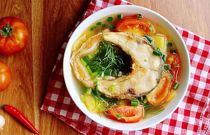 Cá Trắm Đen Nấu Canh Chua