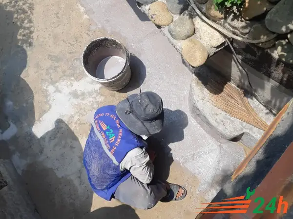 Sử Dụng Keo Chống Thấm Hồ Cá Dạng Lỏng