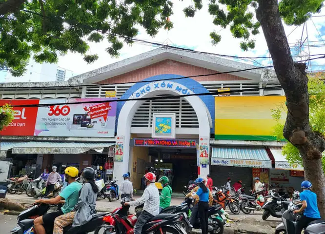 Chợ Xóm Mới