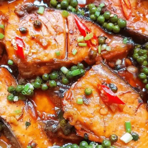 Lườn Cá Cờ – Thịt Cá Cờ Kho Tộ
