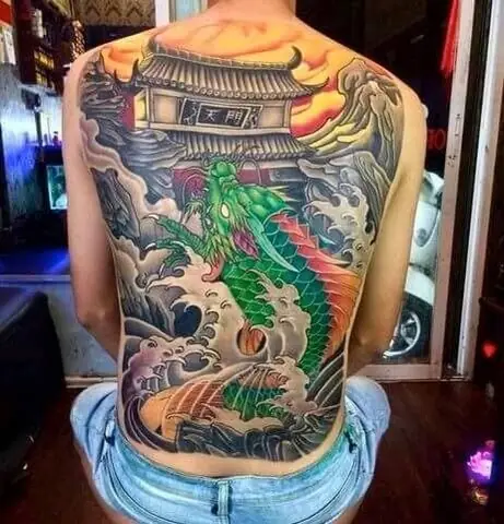 Hình Xăm Cá Chép Hóa Rồng Ở Lưng: Biểu Tượng Vượt Khó, Thăng Hoa Và Thành Công