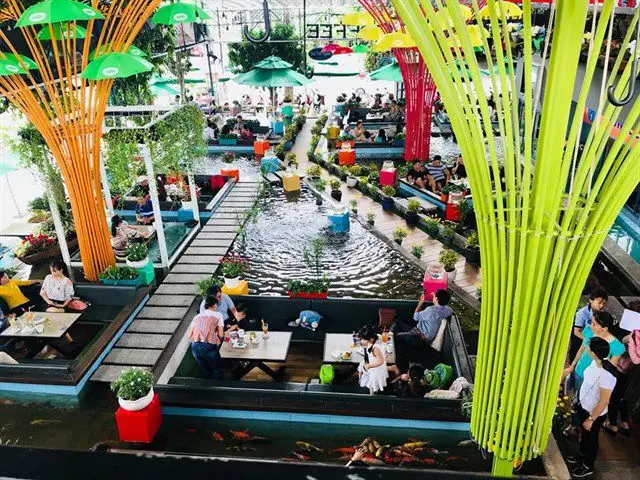 Top Những Quán Cafe Cá Koi Đẹp Nhất Tại Việt Nam