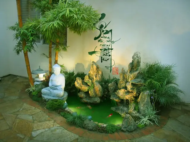 Hòn Non Bộ Trong Bể Cá Cảnh: Tuyệt Tác Sống Động Từ Thiên Nhiên