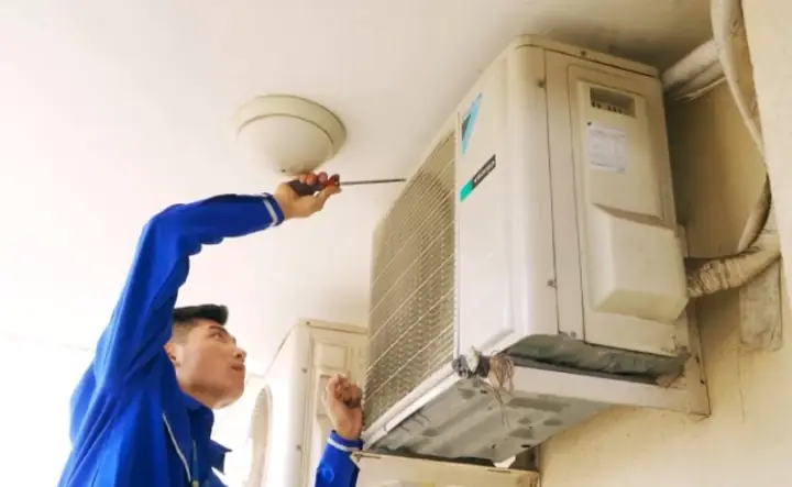 Vệ Sinh Máy Lạnh Định Kỳ Để Máy Hoạt Động Ổn Định