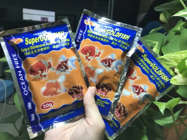 Thức Ăn Cho Cá Vàng