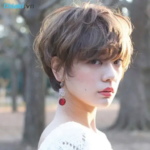 Kiểu Tóc Pixie Uốn Xoăn Nhẹ