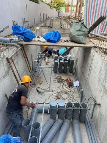 Bước 5: Đi Hệ Thống Ống Lọc Đáy Hồ