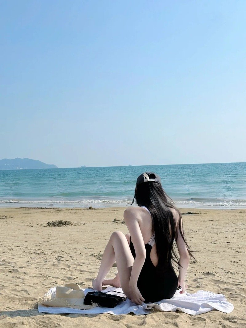 ảnh gái mặc bikini che mặt 11