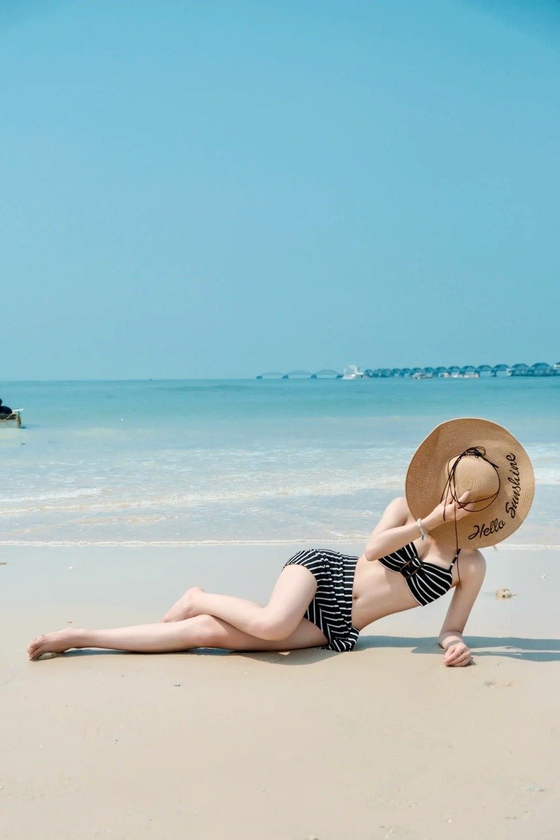 ảnh gái mặc bikini che mặt 14