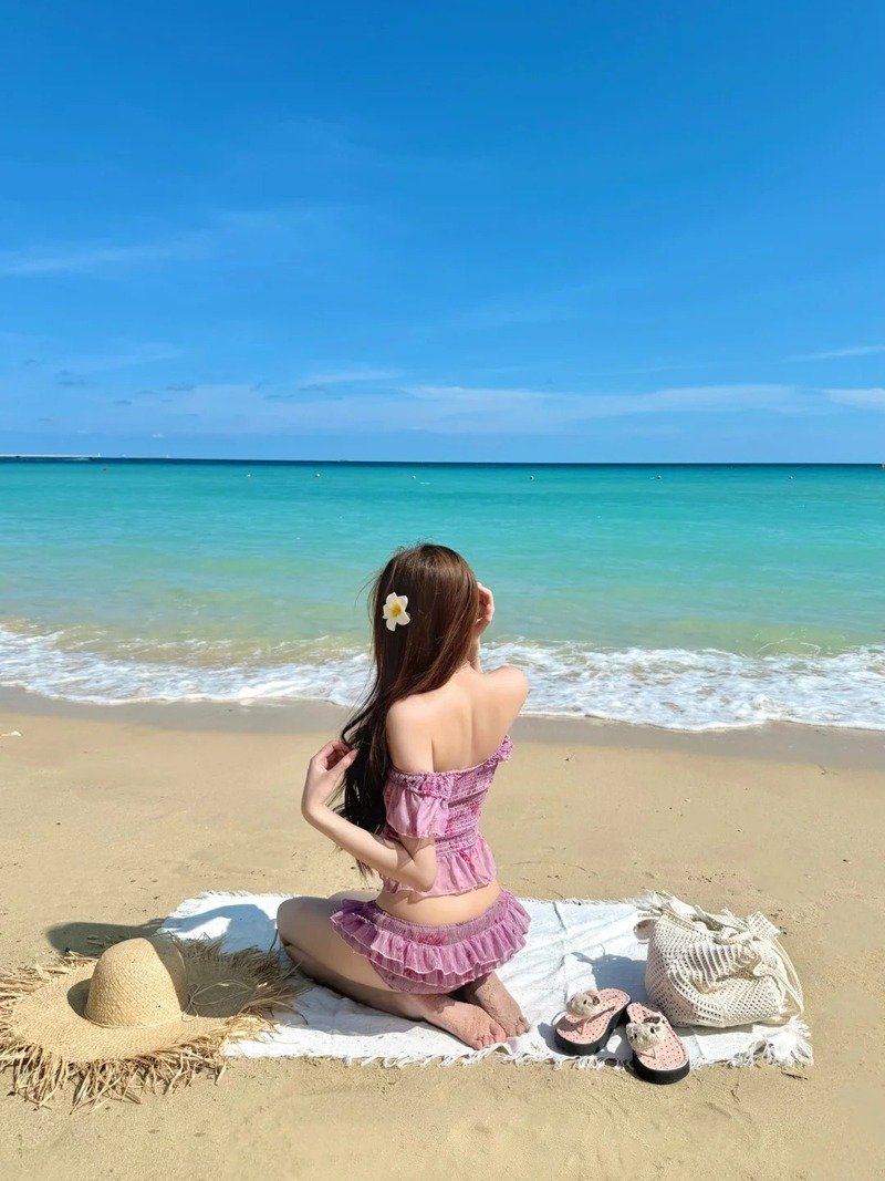 ảnh gái mặc bikini che mặt 24