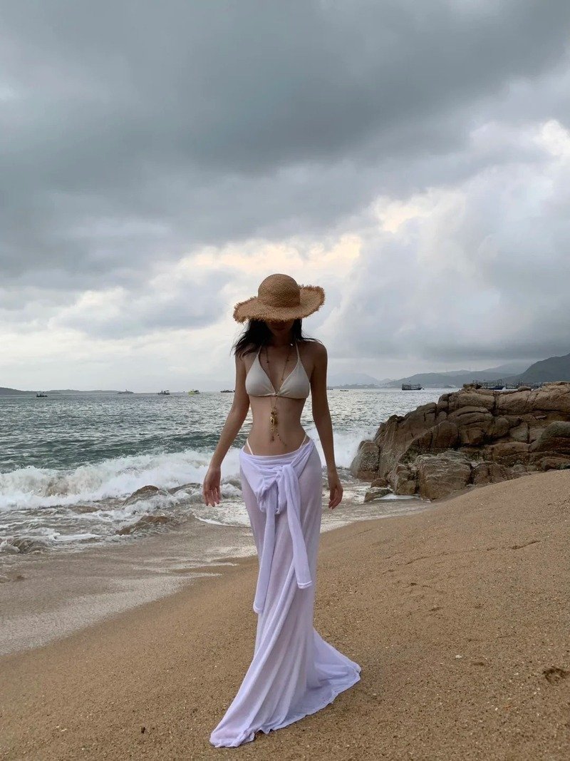 ảnh gái mặc bikini che mặt 5