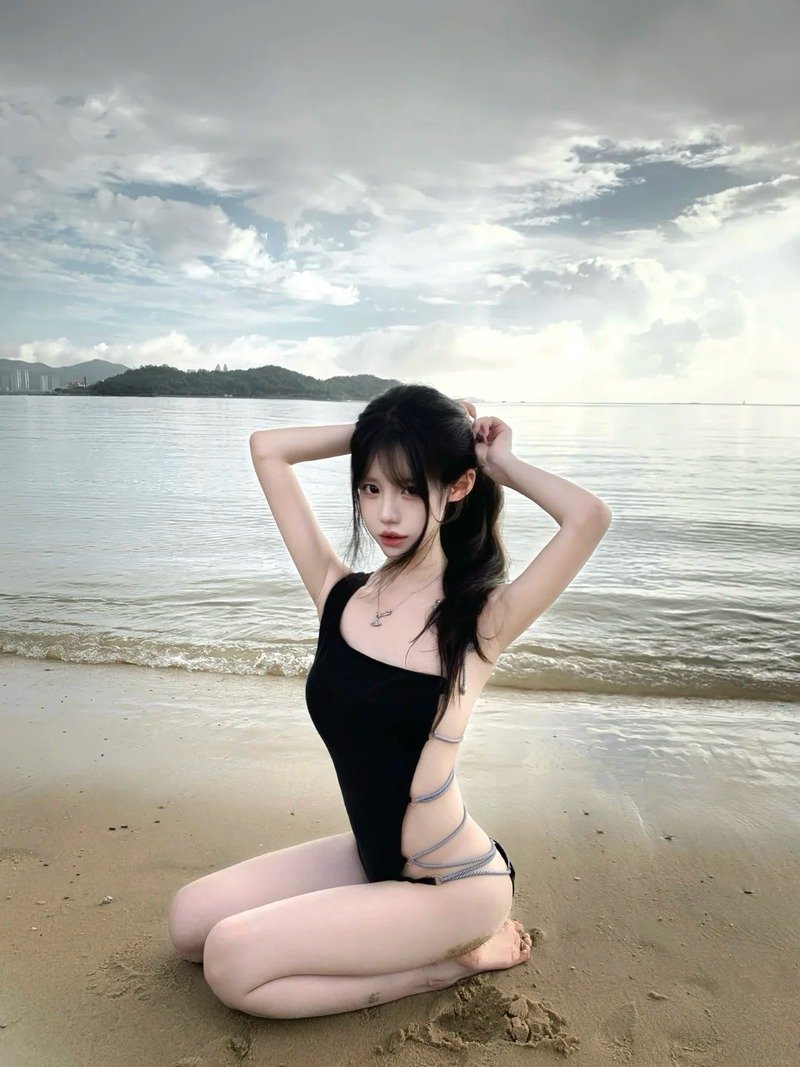 ảnh gái mặc bikini đen 13