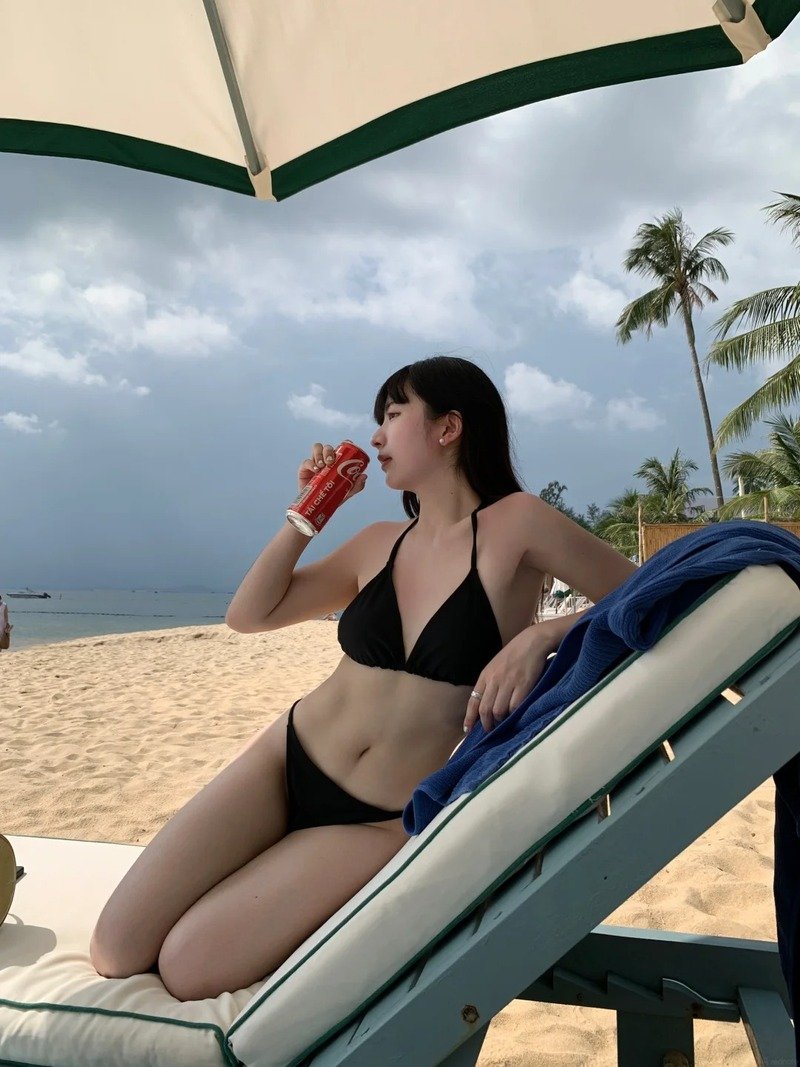 ảnh gái mặc bikini đen 20