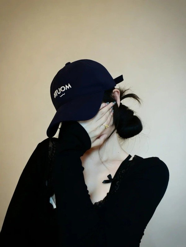 ảnh gái xinh che mặt 18