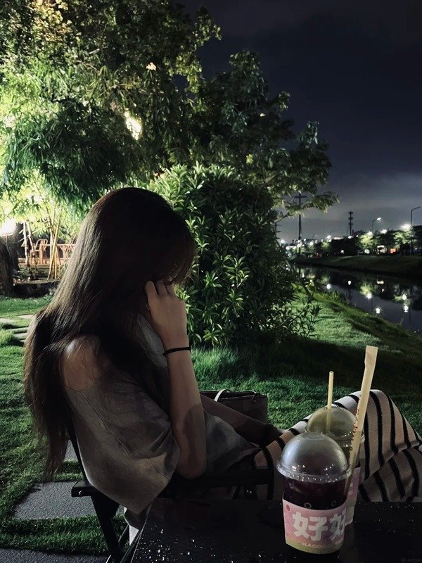 ảnh gái xinh che mặt 2011 3