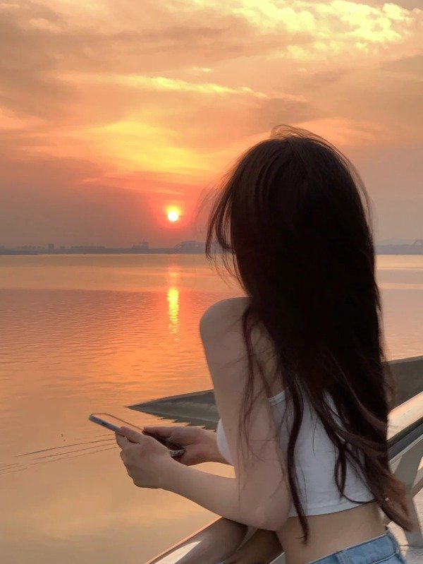 ảnh gái xinh che mặt 25