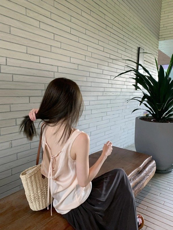 ảnh gái xinh che mặt 31