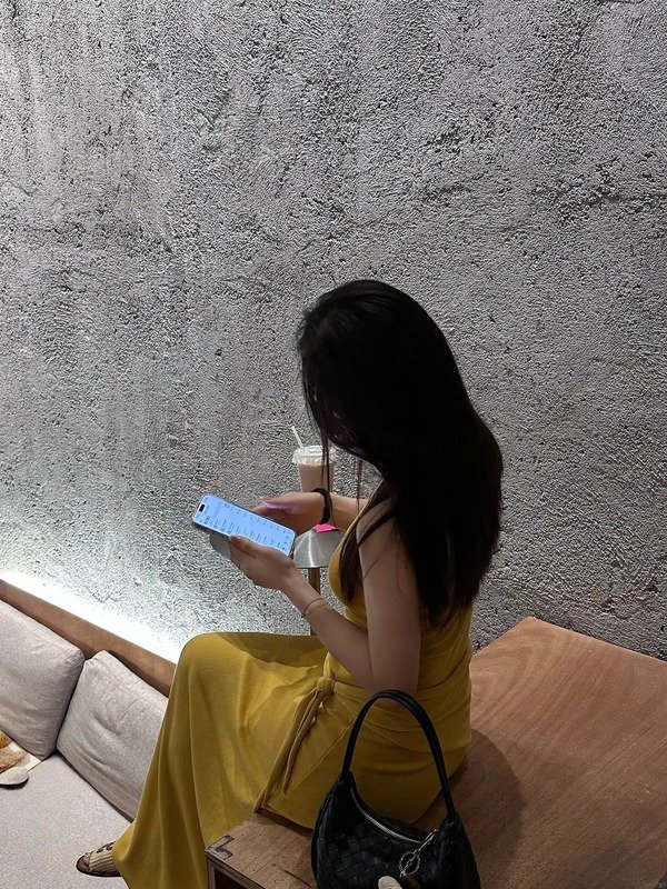 ảnh gái xinh che mặt 34