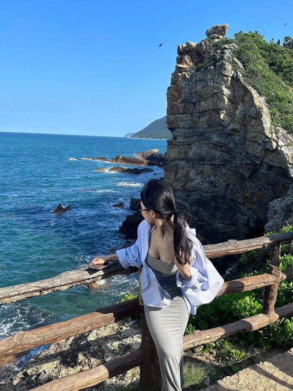 ảnh gái xinh che mặt 35