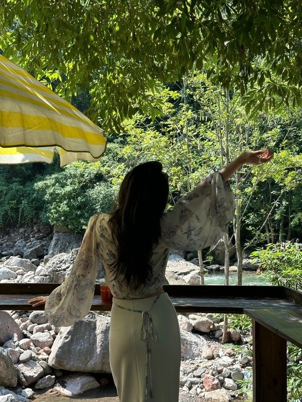 ảnh gái xinh che mặt 41