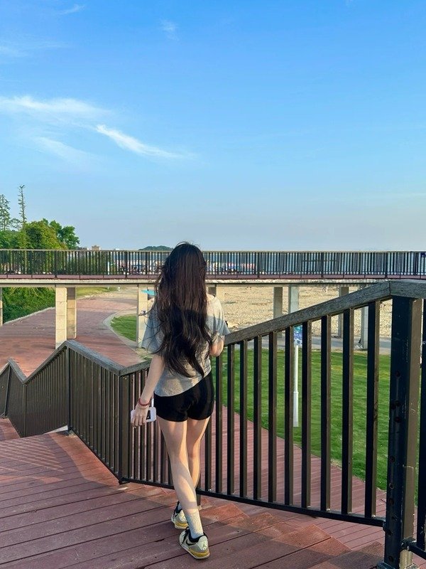 ảnh gái xinh che mặt 9