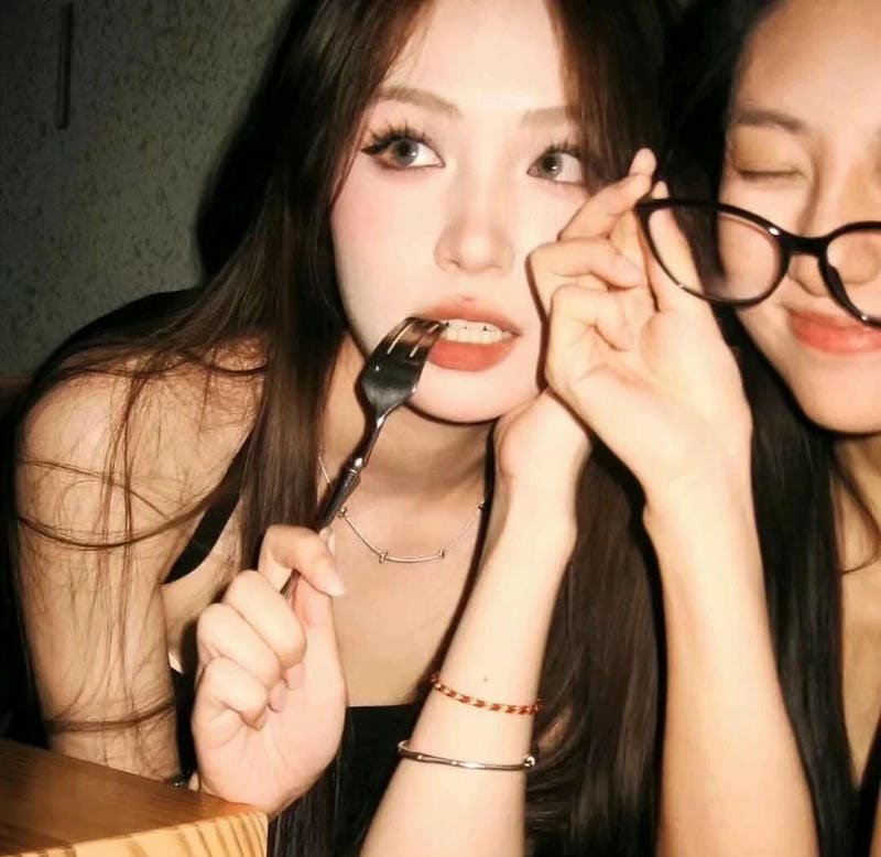 avatar đôi bạn thân nữ cute 28