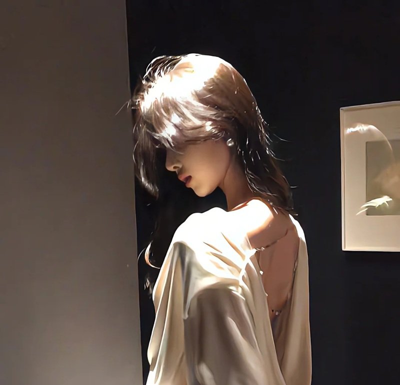 avatar vô tri nữ cực chất với phong cách lạnh lùng
