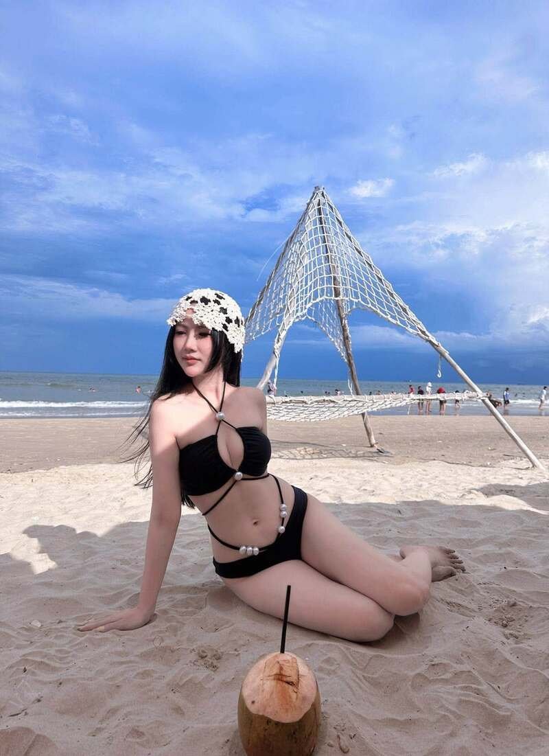 gái mặc bikini 2 mảnh 24