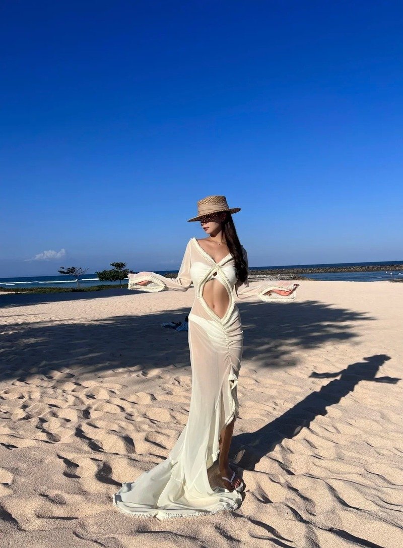 gái mặc bikini trong suốt 23