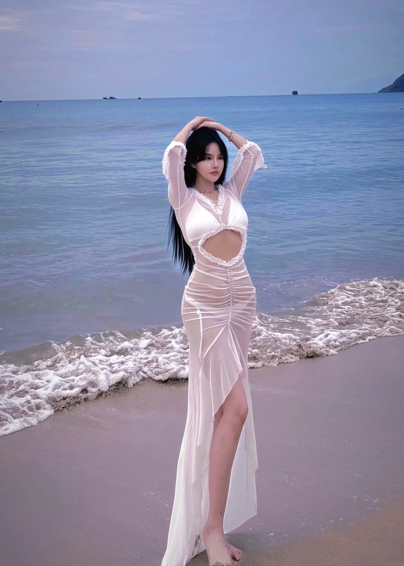 gái mặc bikini trong suốt 9