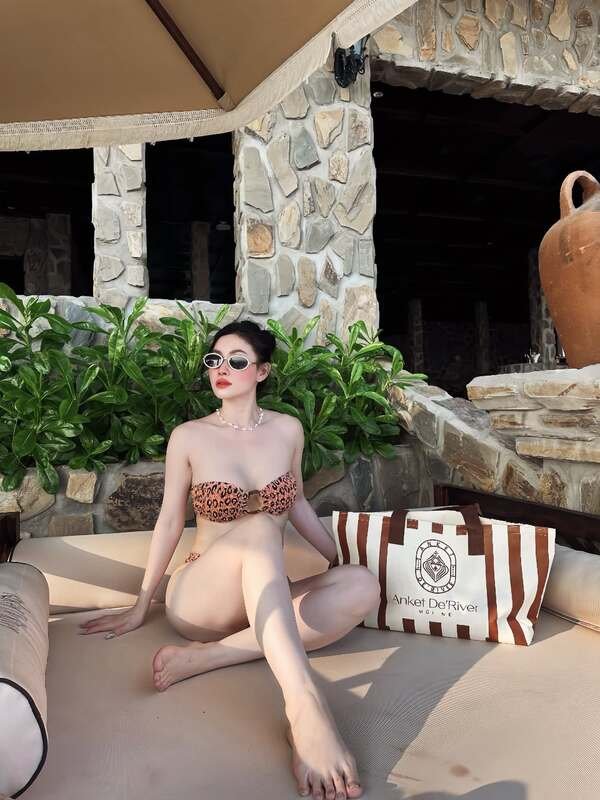 gái xinh bikini 1