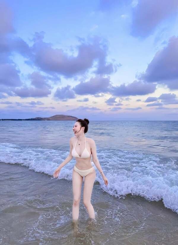 gái xinh bikini 13