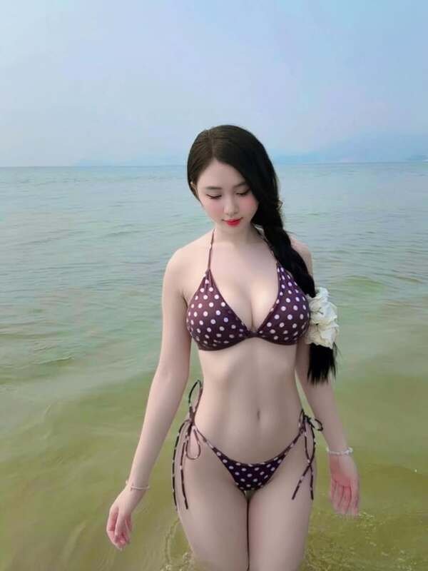 gái xinh bikini 15